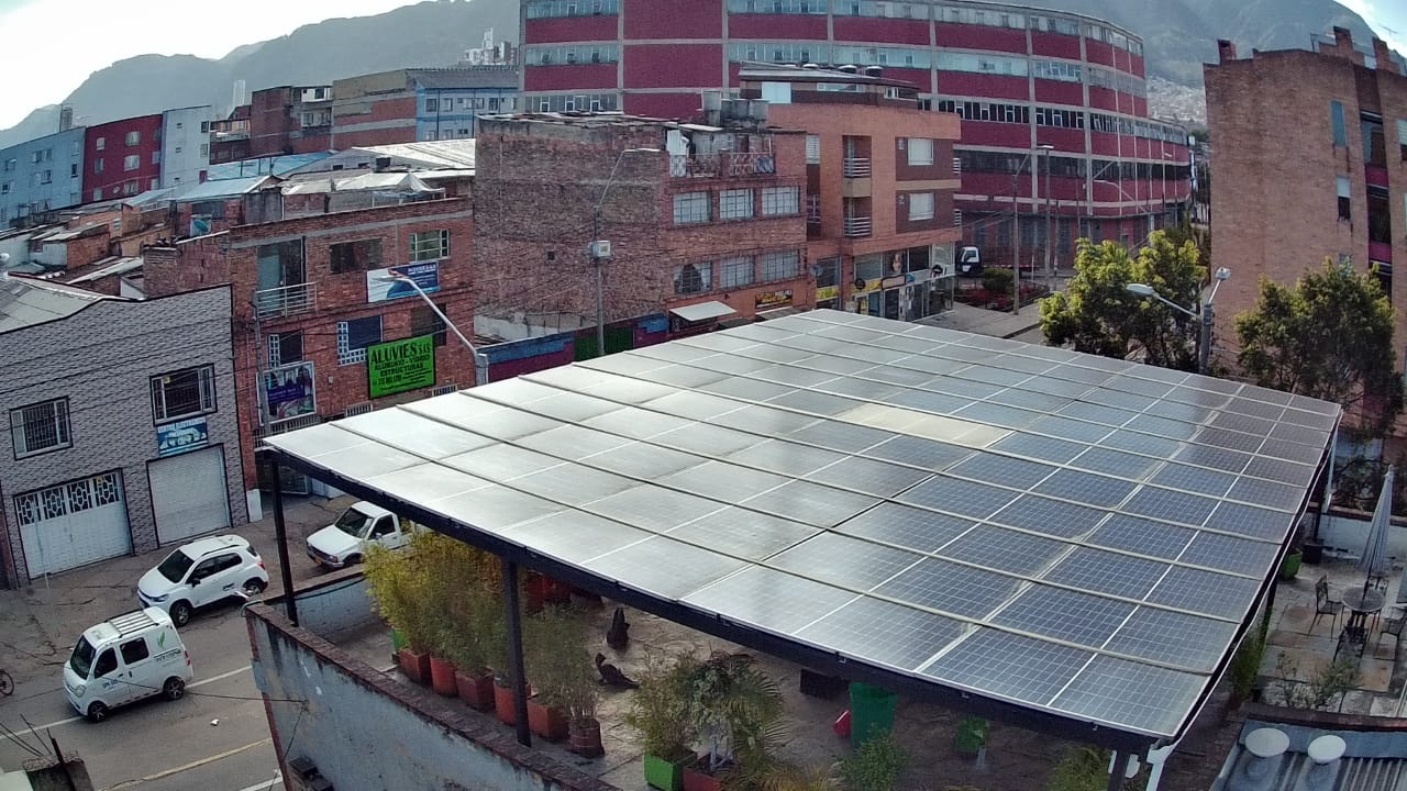 FyR ingenieros Ltda. Proyecto: Sistema de generación solar - Terraza Verde